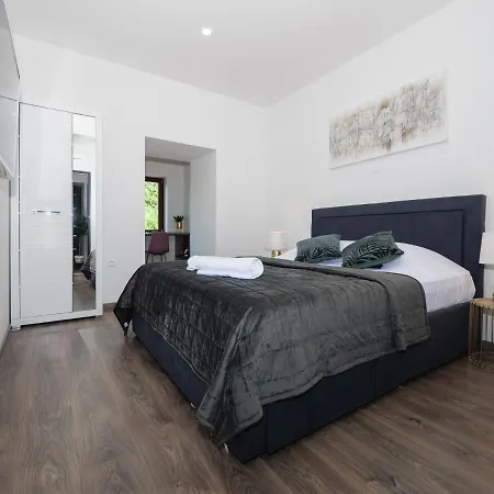 Arena Delight Пула